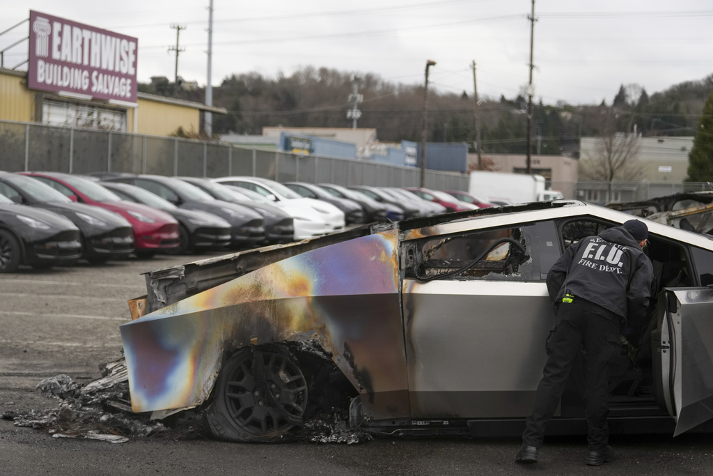 Trump-Musk Feud Threatens Tesla and SpaceX Growth
