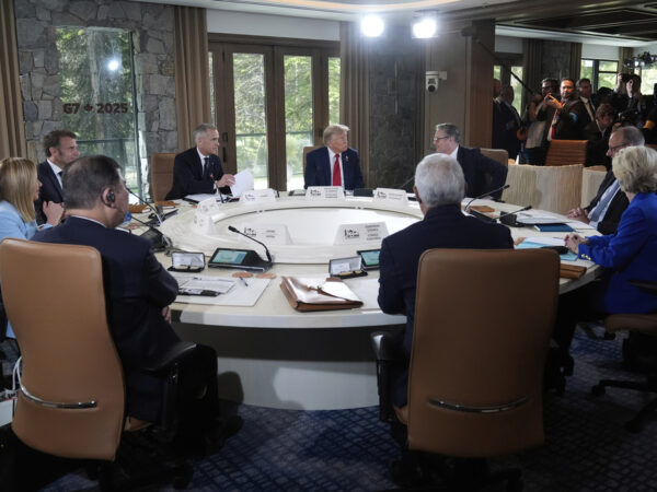 Trump Exits G7 as Mideast War Escalates, Warns Iran on Nukes