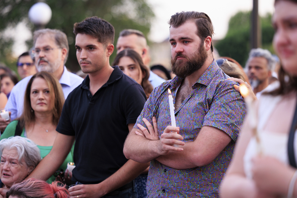 Minnesota Holds Vigil for Slain Lawmaker and Husband