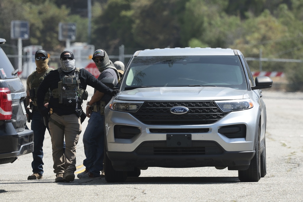 Dodgers Block ICE Agents at Stadium, Fans React