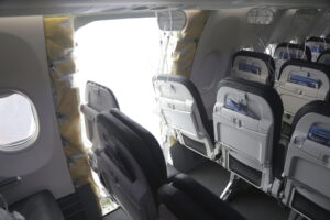 737 Max Door Panel Failure: Crew Averted Disaster