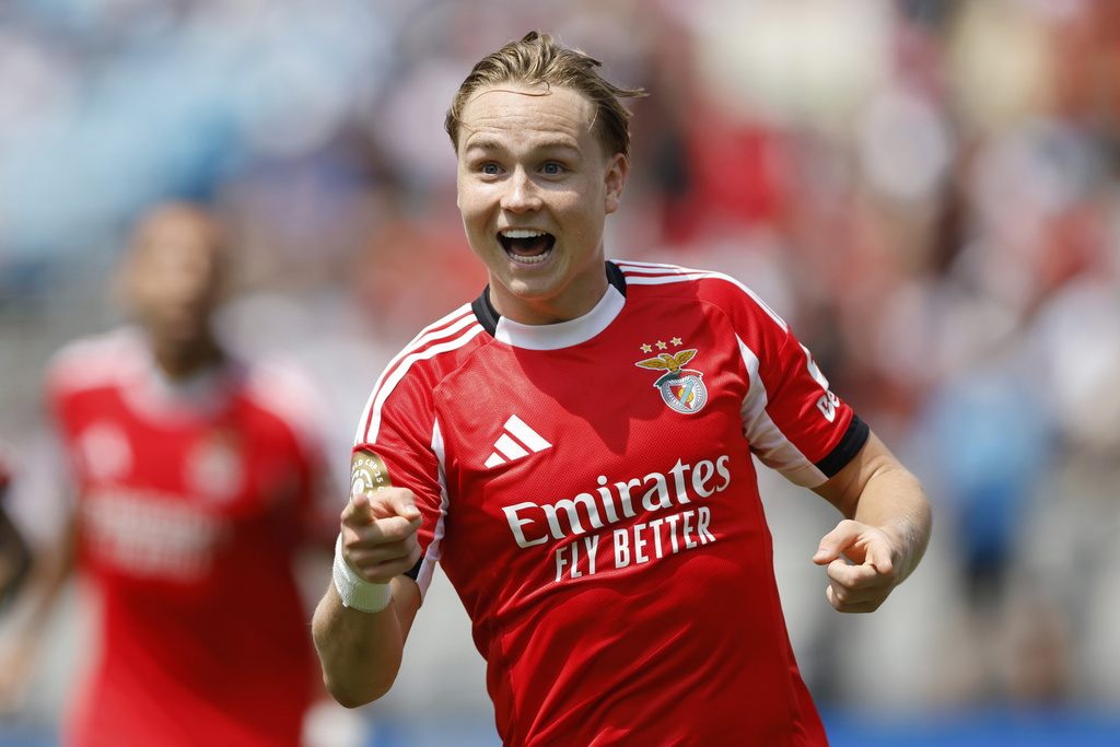 Benfica Tops Group C After Bayern Defeat