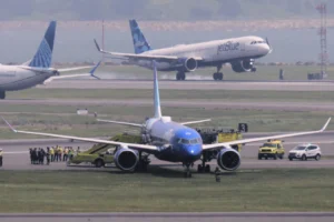 No Injuries as JetBlue Plane Veers Off Runway