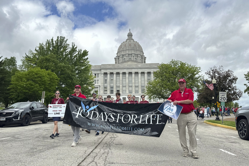 Missouri Judge Reinstates Injunction on Abortion Laws