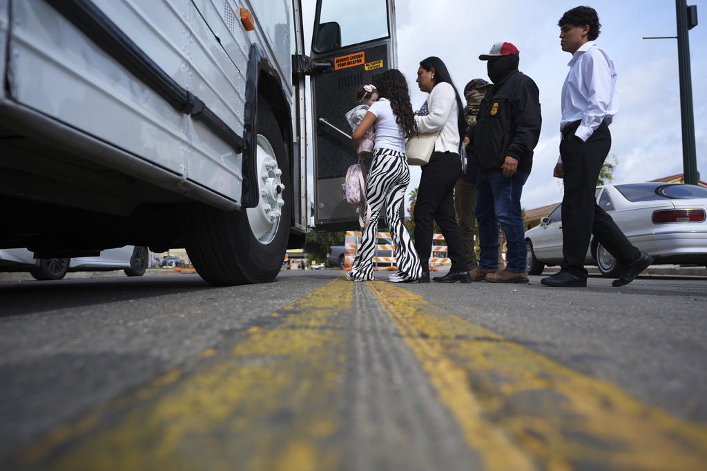 Trump Fires 17 Immigration Judges Amid Deportation Push