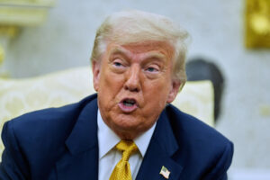 Trump Courts Bahrain, Qatar as Syria Conflict Flares