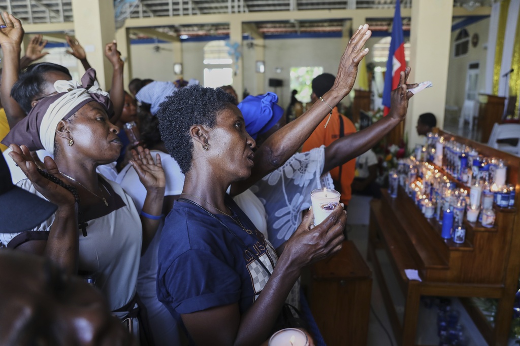 Gangs Control Saut-d’Eau, Pilgrims Seek Refuge in Port-au-Prince