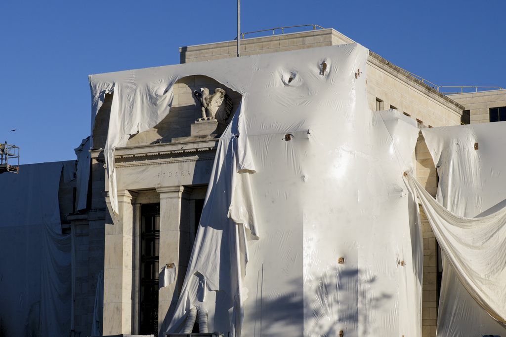 Trump Blames Fed's $2.5B Marble Project on Powell