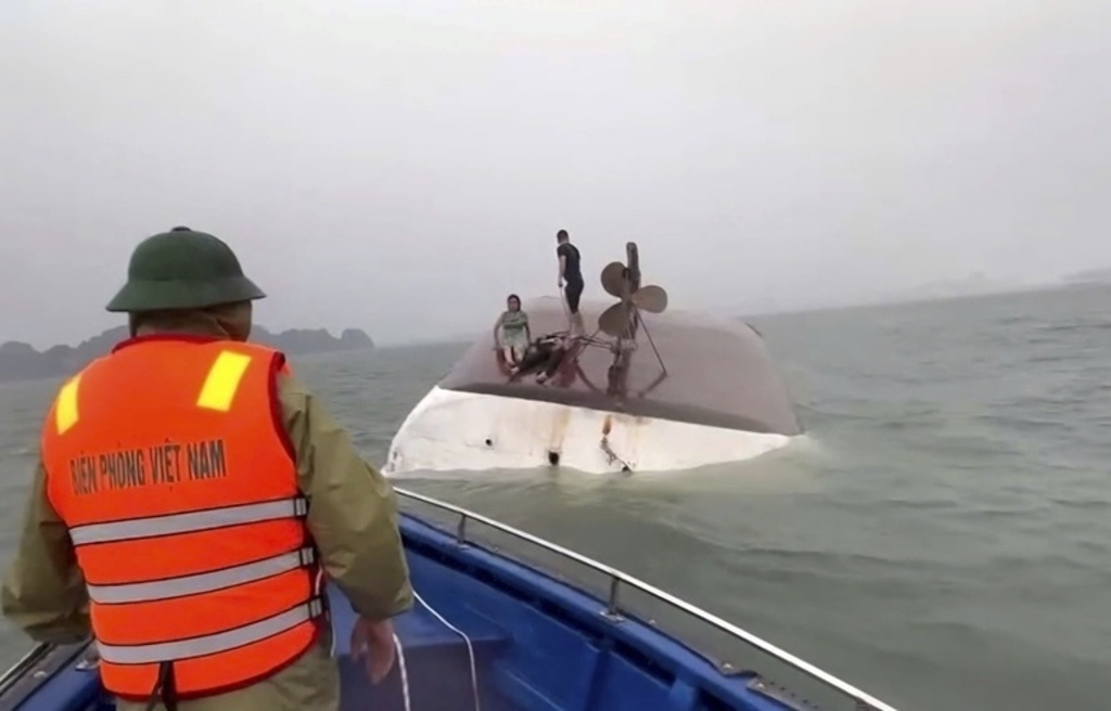 Vietnam Boat Capsize Kills 34 in Ha Long