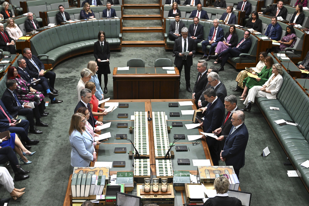 Australian Parliament Resumes Under Historic Labor Majority