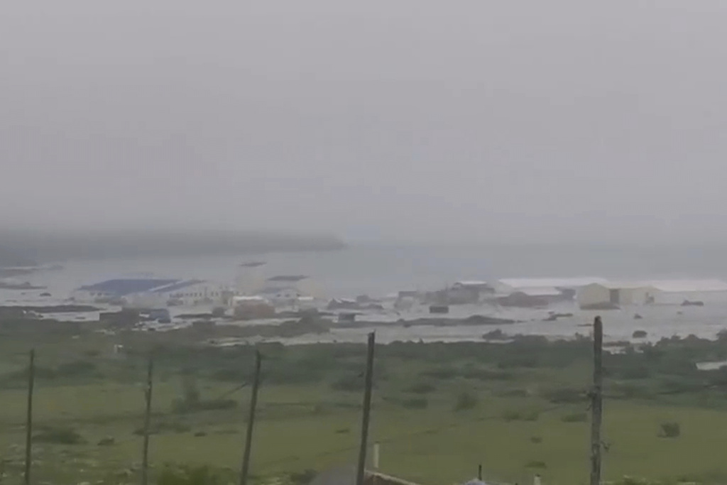 Tsunami Warnings Issued After 8.8 Quake in Russia’s Far East