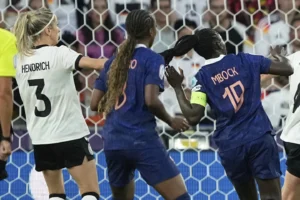 Two Hair-Pull Red Cards Rock Euro and Club Tournaments